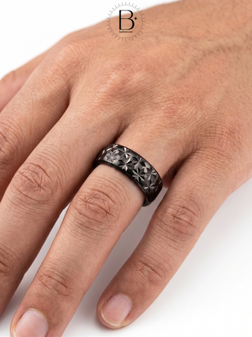 Men's Engraved Star Pattern Band Ring